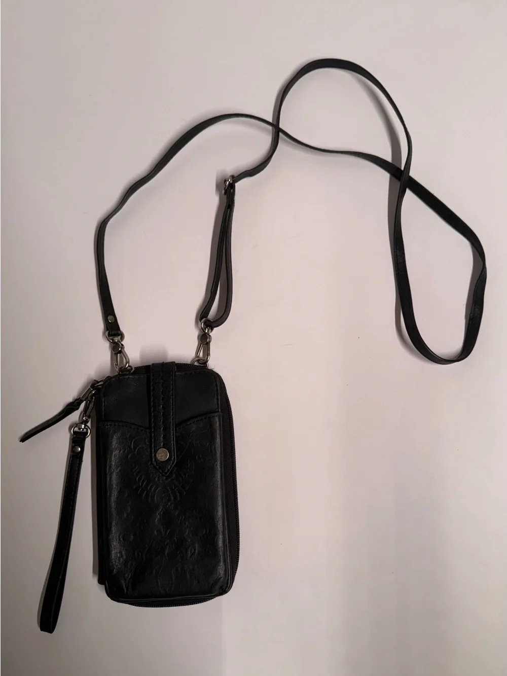 The Sak Black Leather Phone Crossbody Wallet Wristlet Embossed Floral Organizer